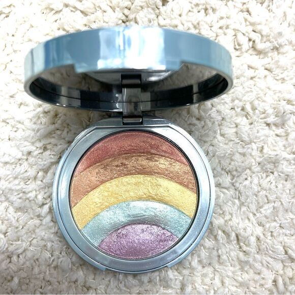 Too Faced Rainbow Strobe Unicorn Highlighter - Picture 7 of 7